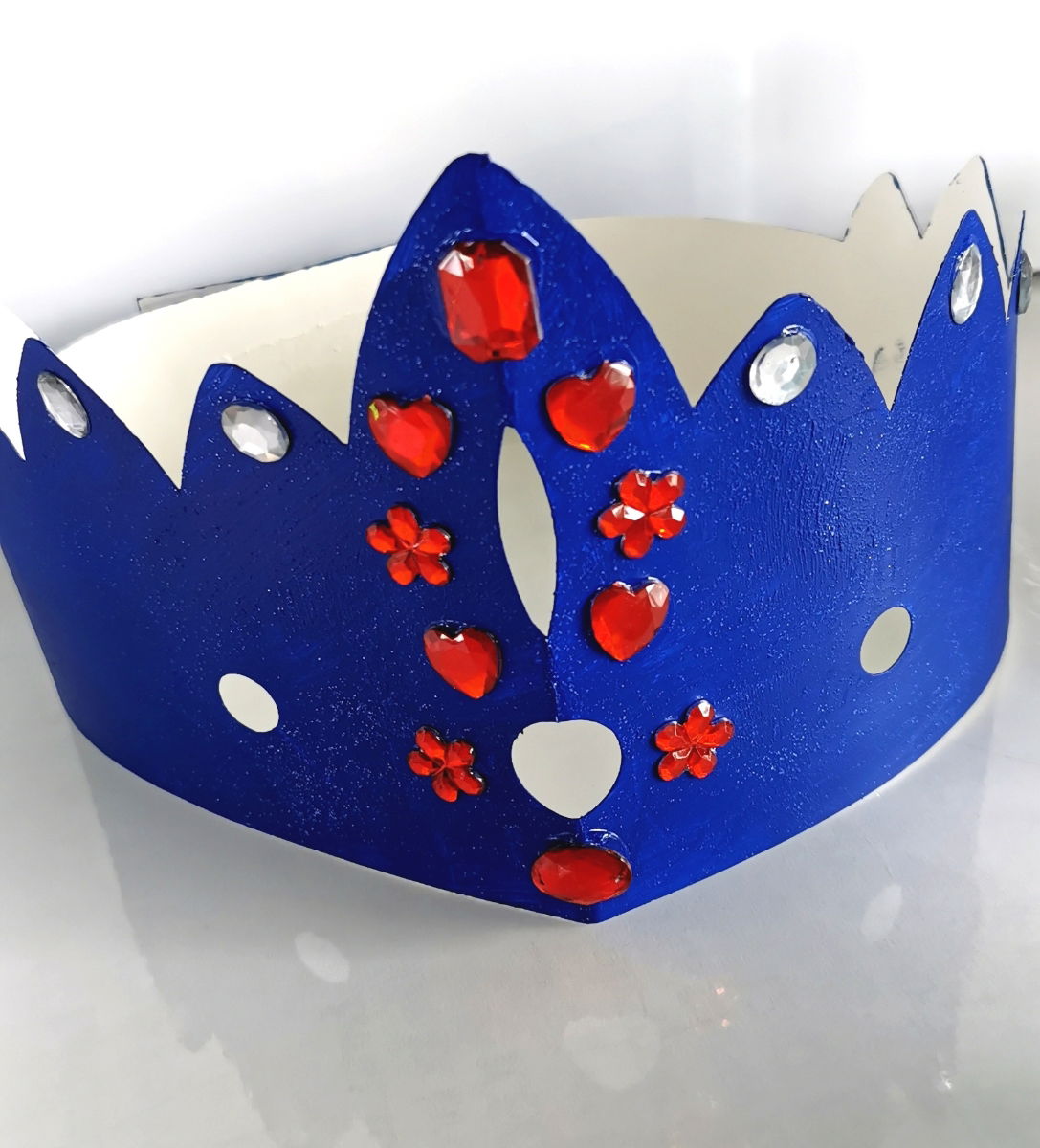 Crowns - Card 10-16.5cm H, 60cm L (5 asstd) 