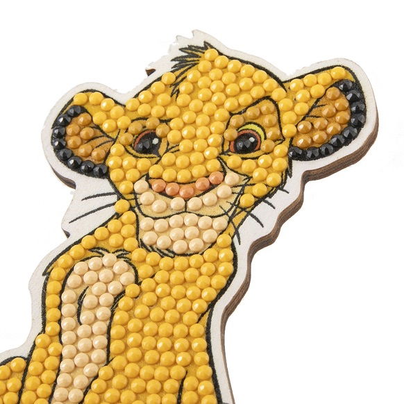 CAFGR-DNY036 Simba- Disney Crystal Art Buddy Kit closeup