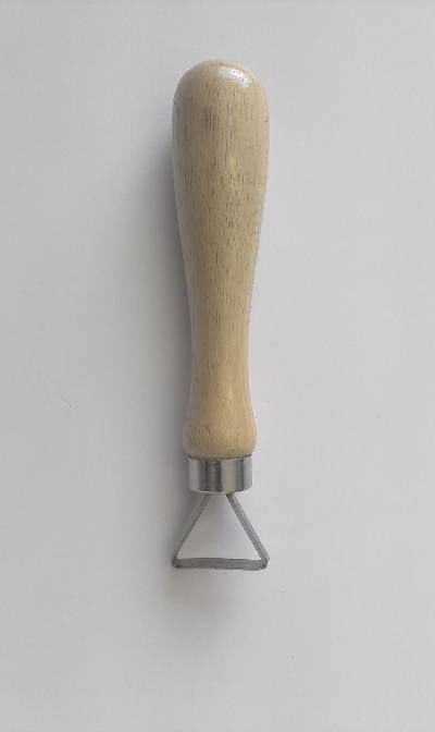 1.125-inch triangle loop tool for detailed clay carving, trimming, and sculpting in pottery and ceramics. CH6040